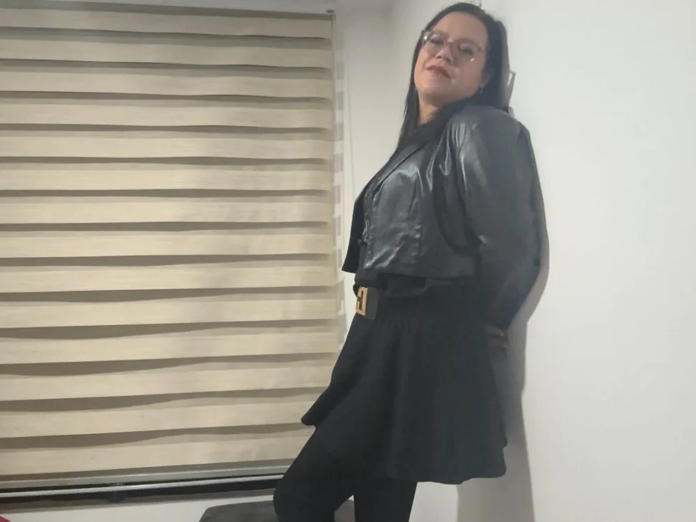 ELLE_HADID Chatroom