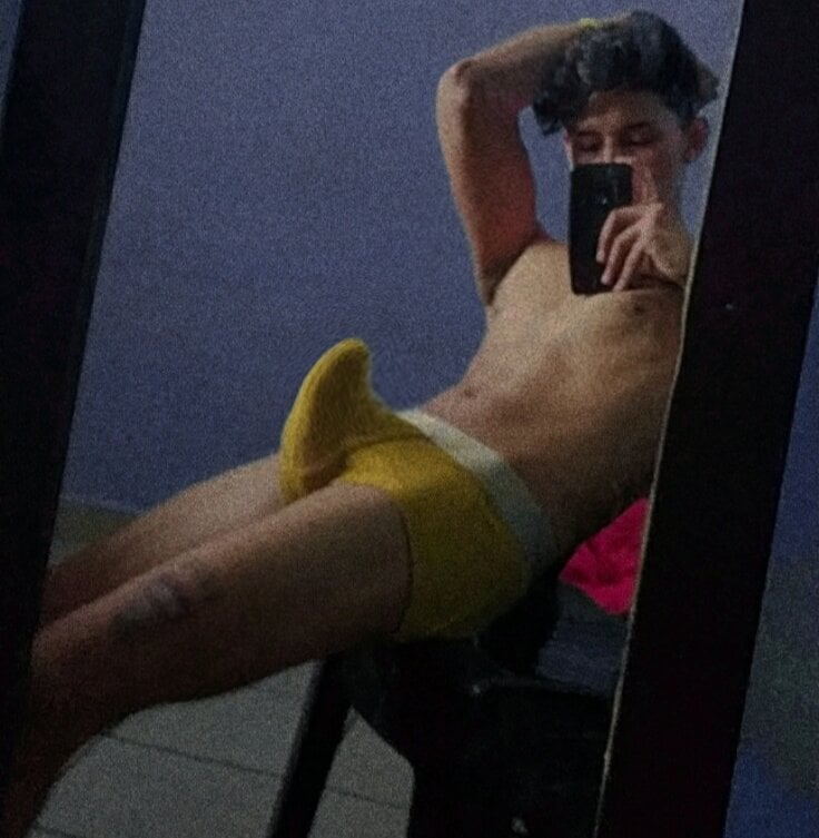 ELvergon_21CM Webcam Profile Picture ELvergon_21CM Chatroom