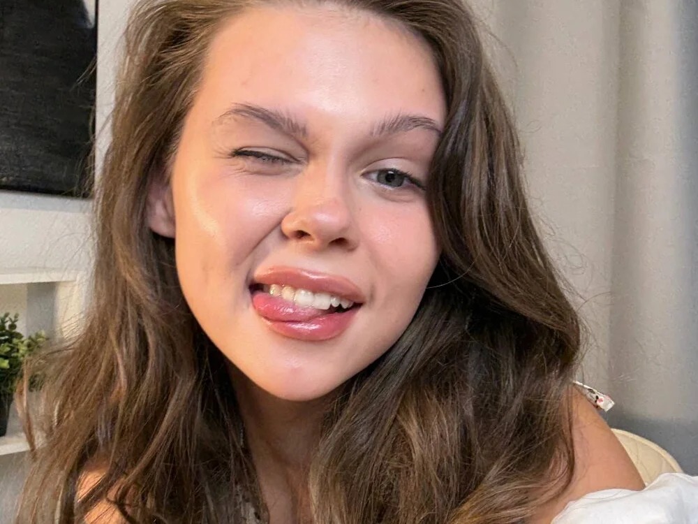 EarthaLevra Chatroom