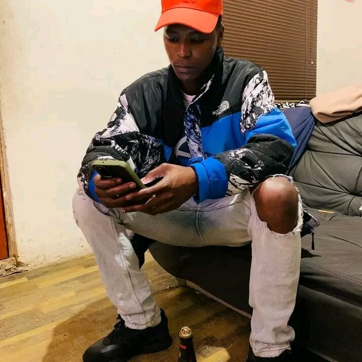 EazyBoyFucks Chatroom