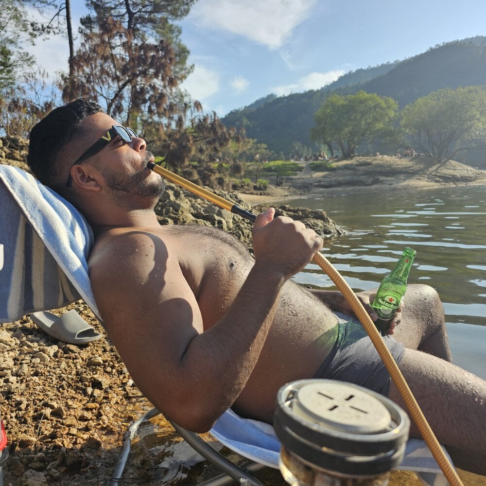 EbanoENeves69 Chatroom