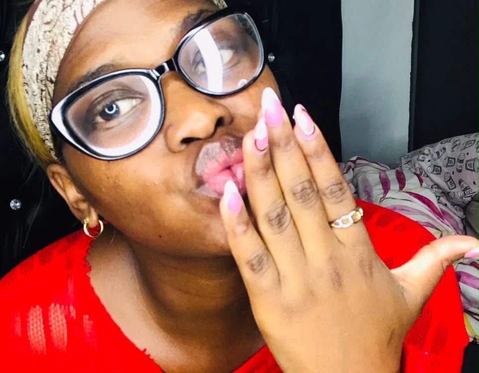 EbonyFuckAddict Chatroom