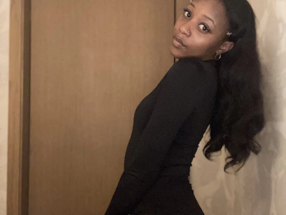 EbonySlimXx Chatroom