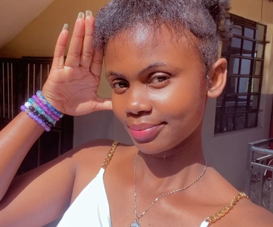 Ebony_squiter Chatroom