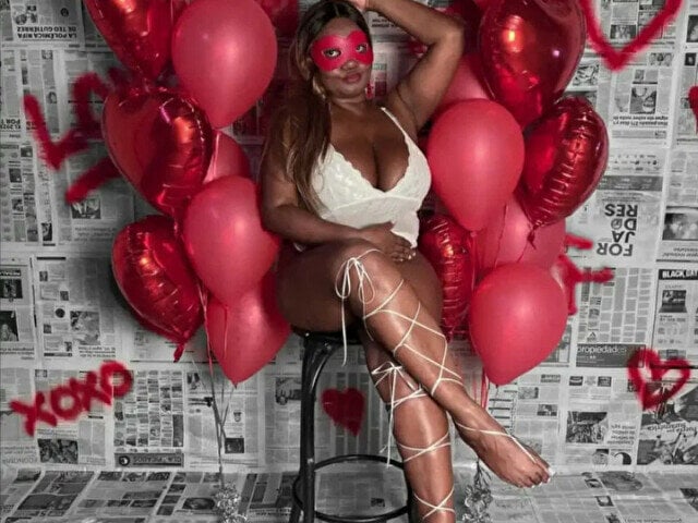 Ebonyhot100 Chatroom