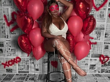 ebonyhot100