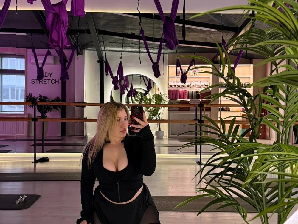 Effie_Leee Chatroom