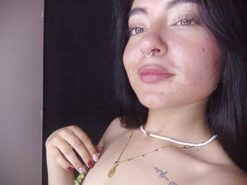 Eiimy_Milleer_ Chatroom