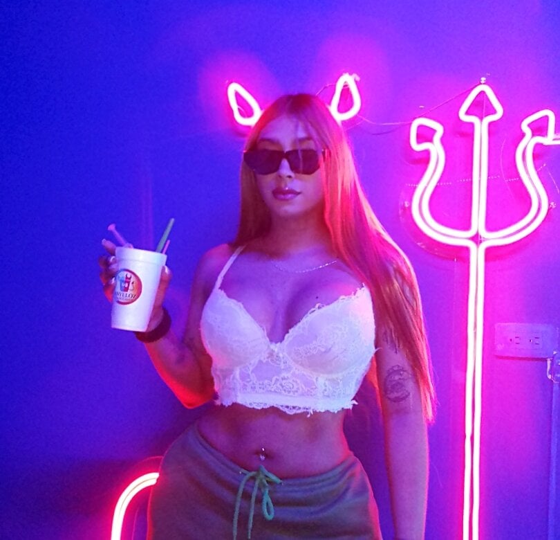 Ela_windsor Chatroom