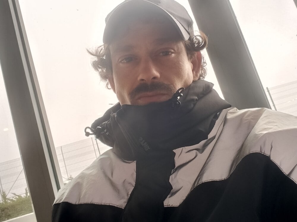 Eldiablo2055 Chatroom