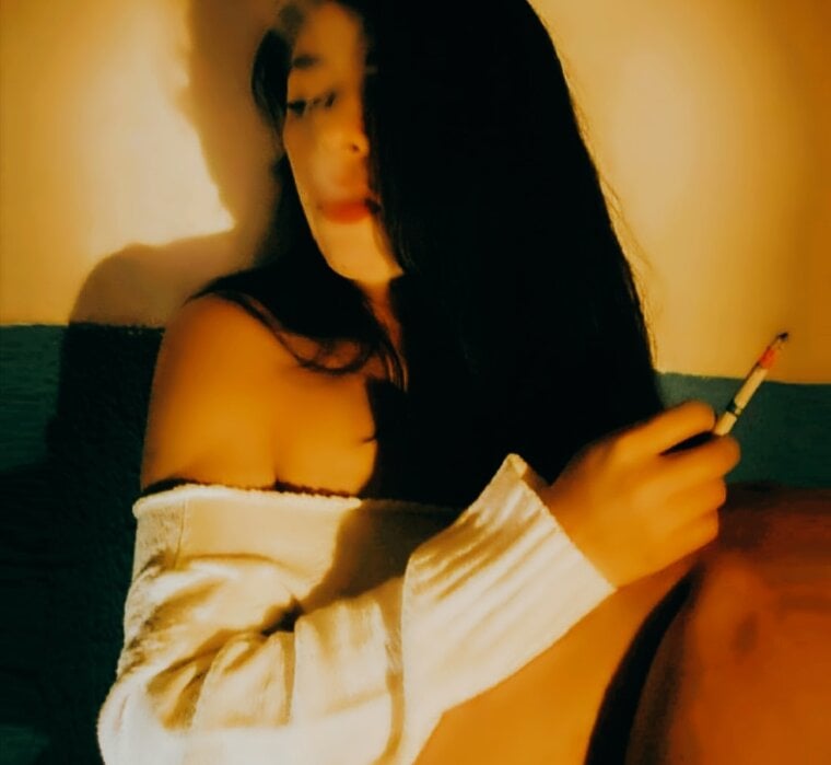 ElenaDarling Chatroom