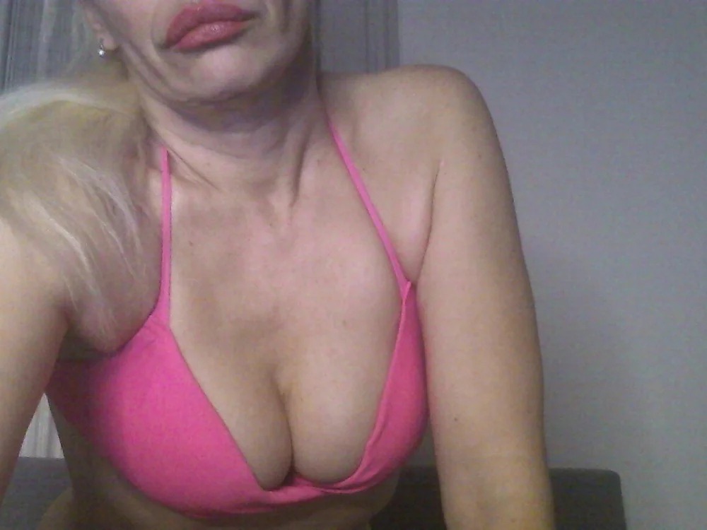 Elena_X Chatroom