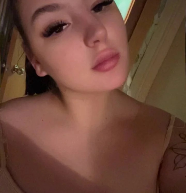 Elina_Foks Chatroom