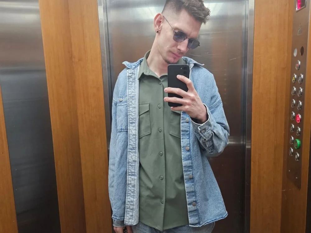 ElioGray30 Chatroom