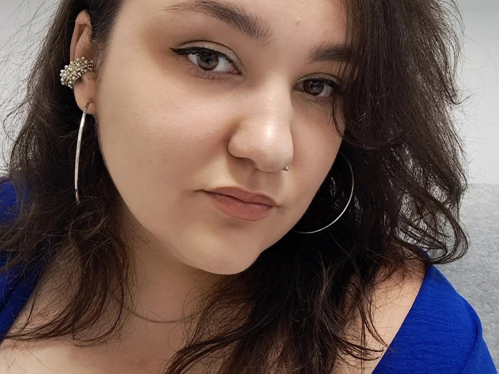 Eliza_Betta Chatroom