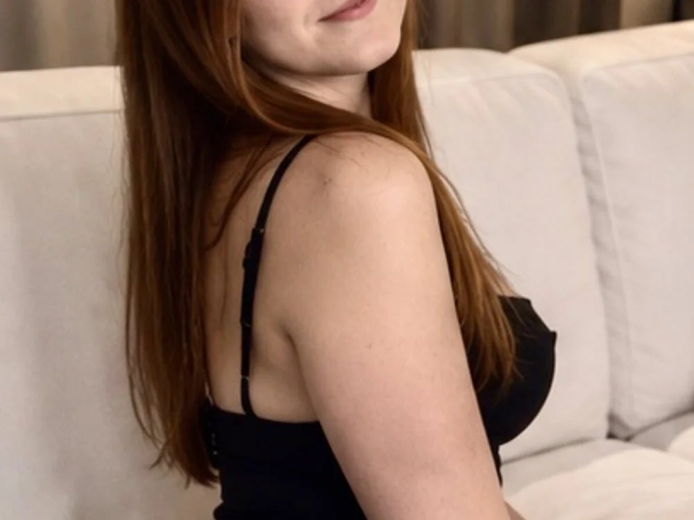 ElizabethGlow Chatroom