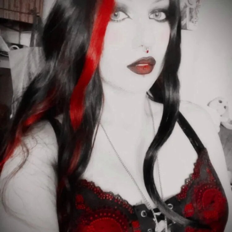 ElizabethVamp Chatroom