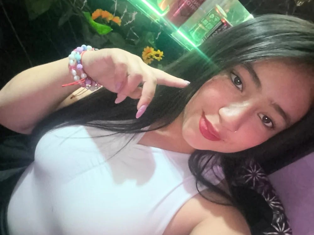Elizabeth_Mills Chatroom