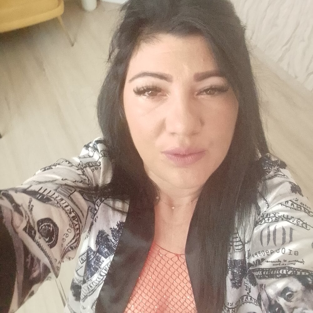 EllaMilff Chatroom