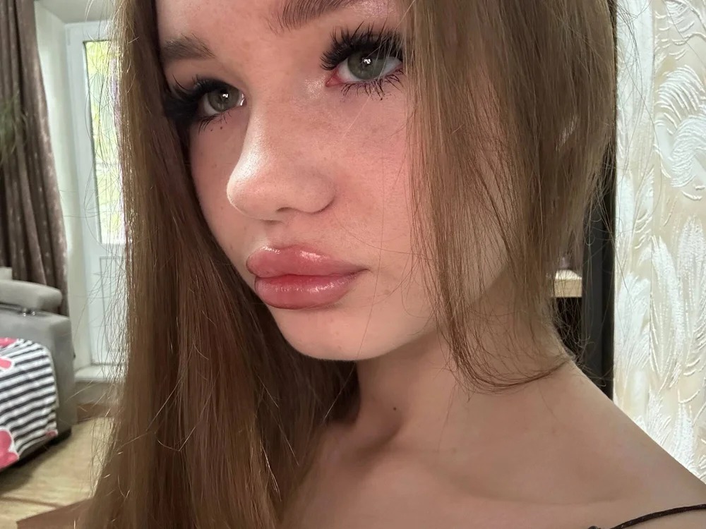 Ella_Butler Chatroom