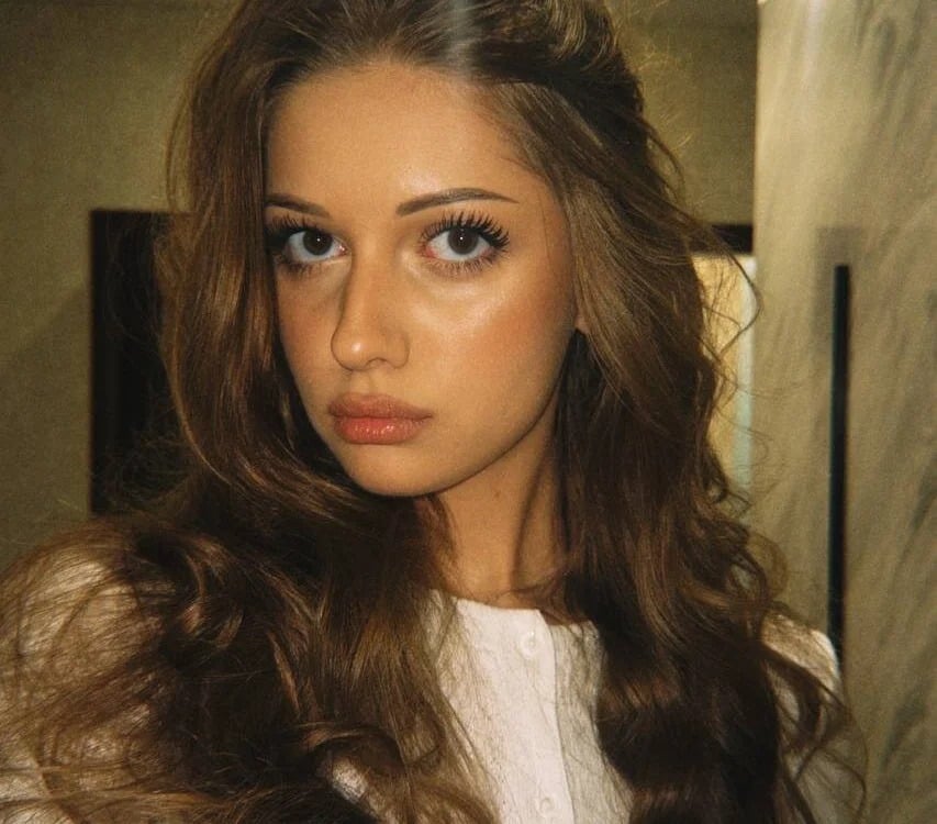 Ella_Williams Chatroom