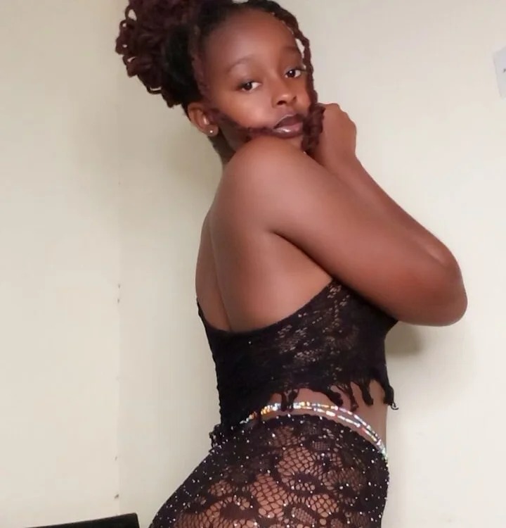 Ellah_simone Chatroom