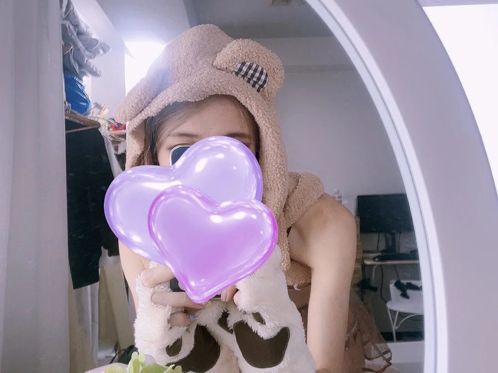 Ellen_Lch Chatroom