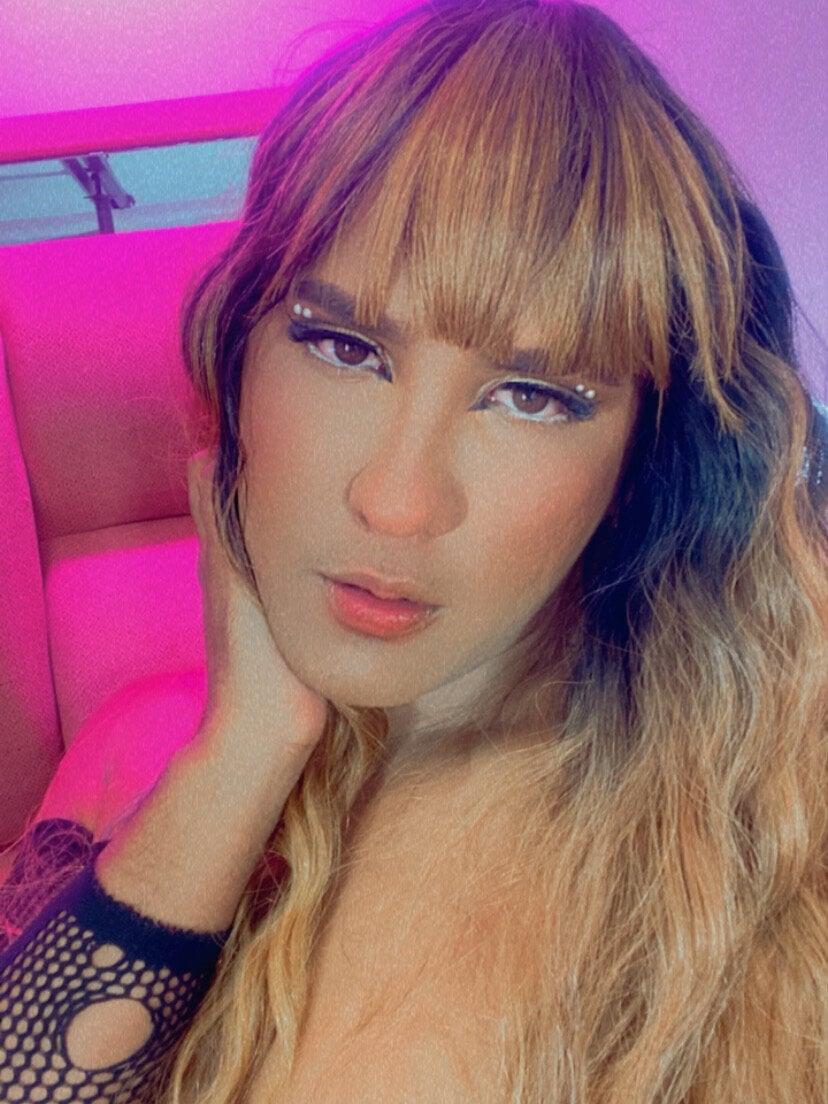 EllieTrinket_ Chatroom