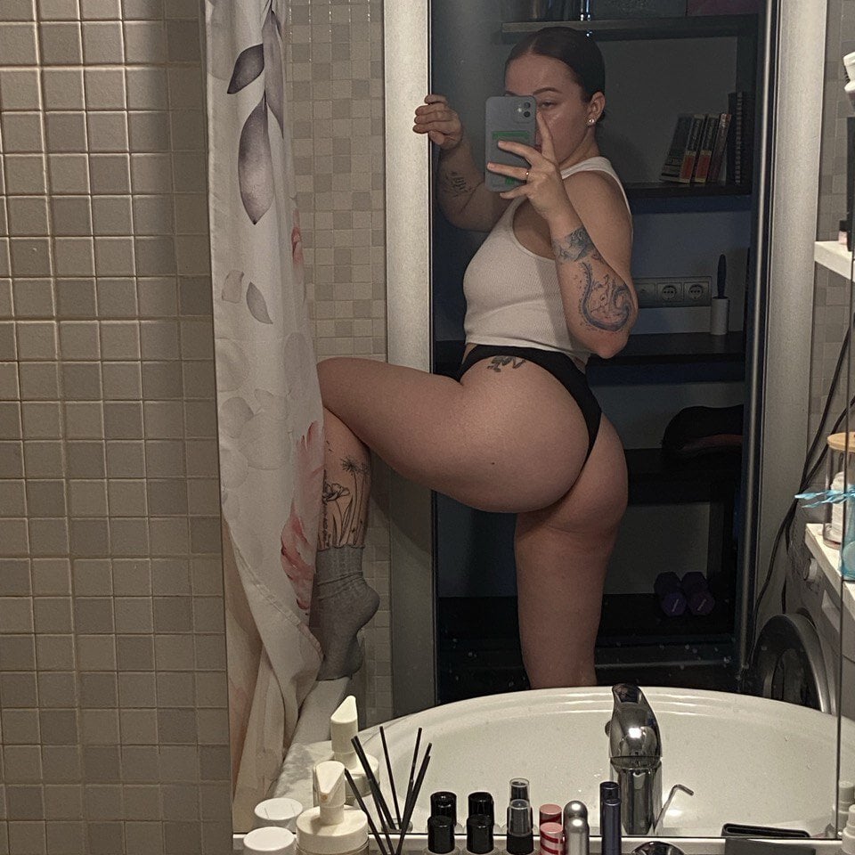 Elllie_peach Chatroom