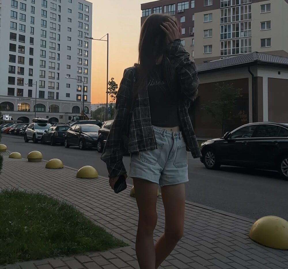 ElsieKuhlmann Chatroom