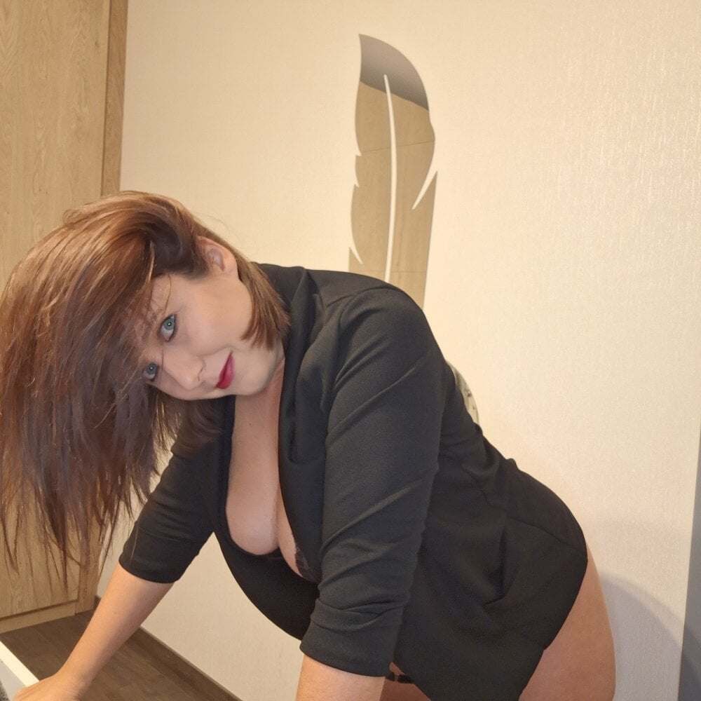 ElvinaFrench Chatroom