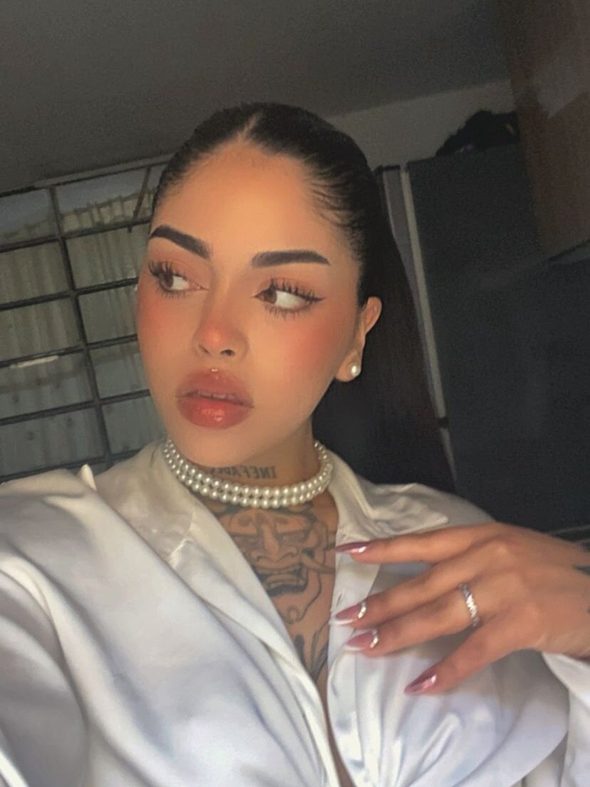 Emii_Evanns Chatroom