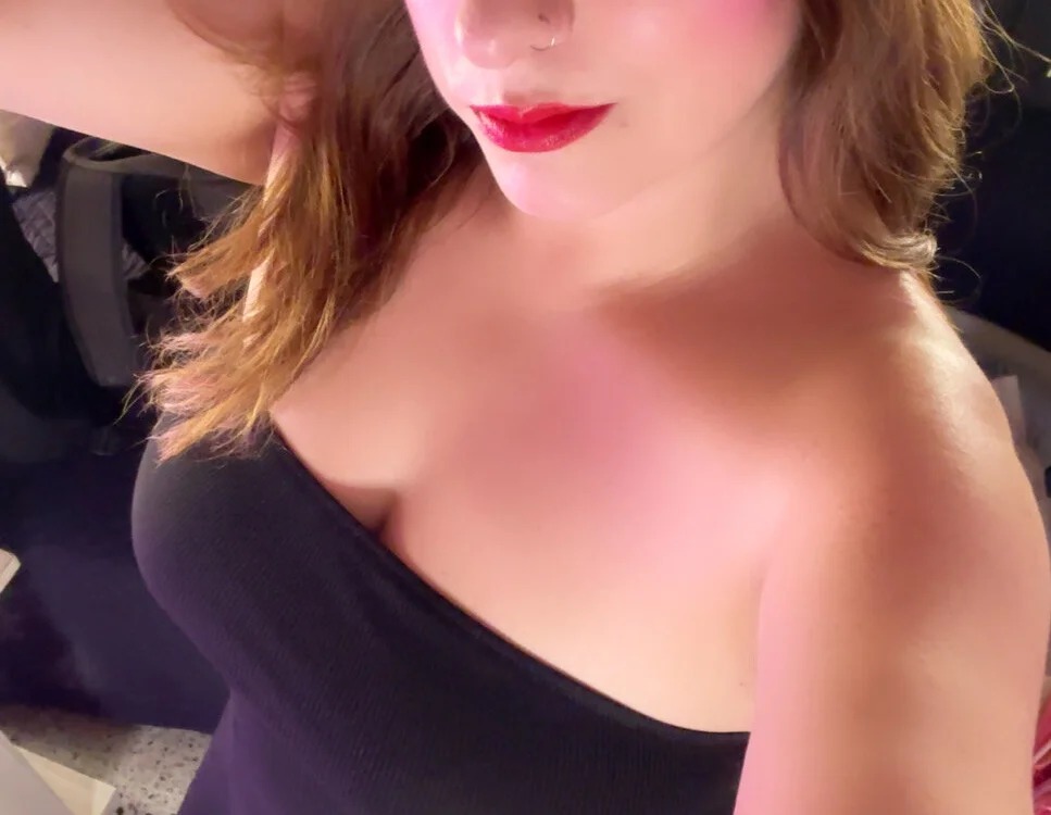 Emili_luxe Chatroom