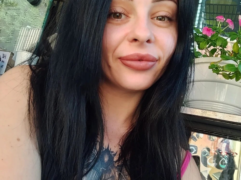 Emilia_Cochran Chatroom