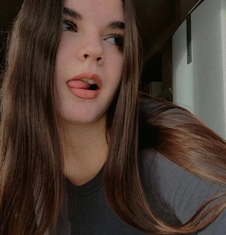 EmillyMonday Chatroom
