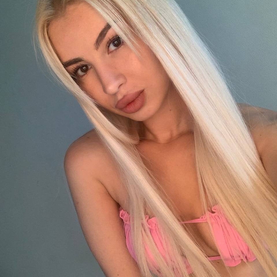 Emilly_Hix Chatroom