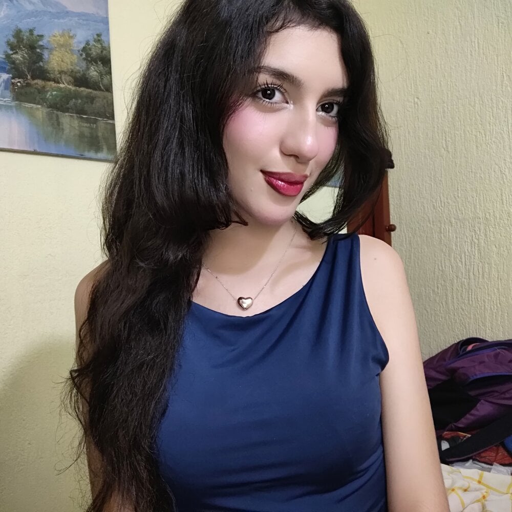 Emily-hottson Chatroom