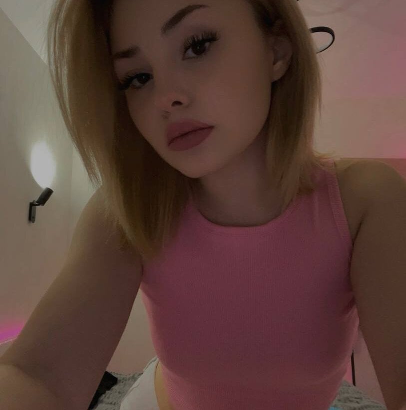 EmilyDate Chatroom