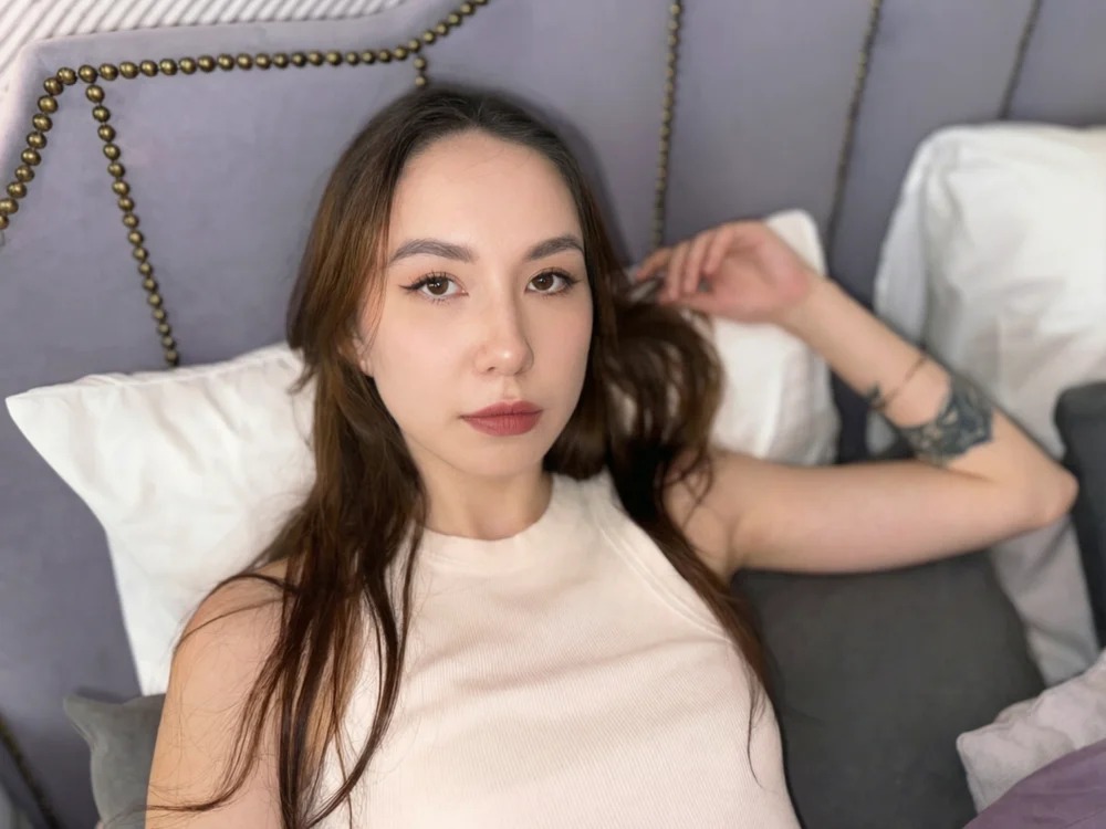 EmilyGray__ Chatroom