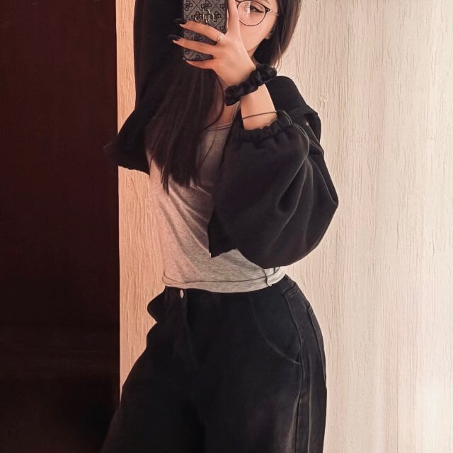 EmilyMonday Chatroom