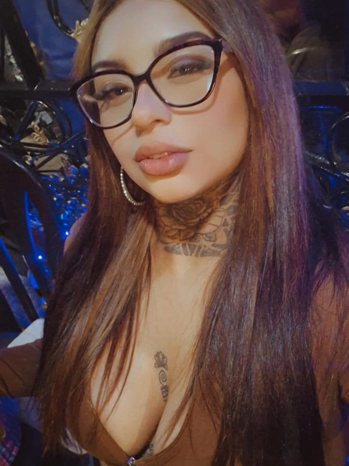 EmilyMoore_Pink Chatroom