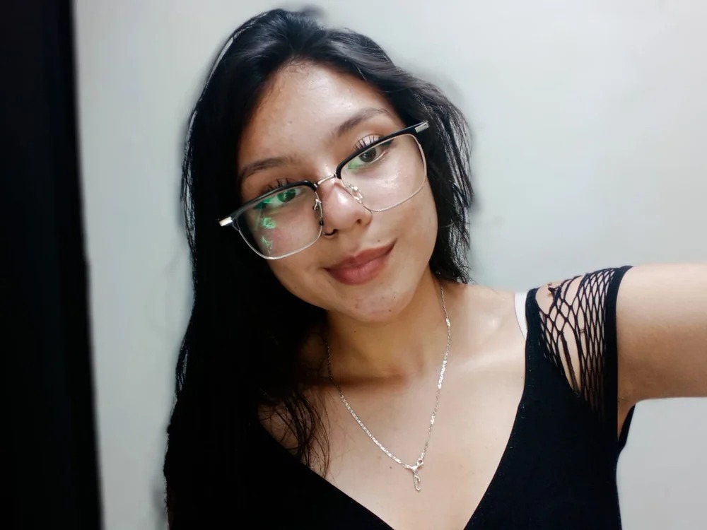 EmilyRose77 Chatroom
