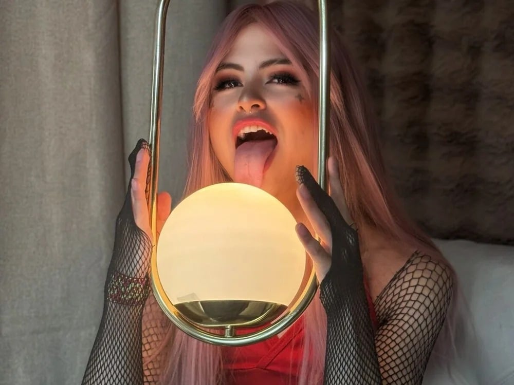 Emily_hall19 Chatroom