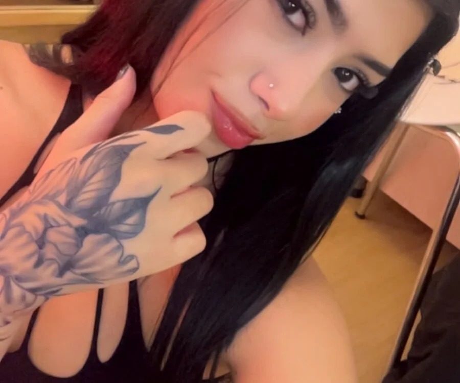 Emilydollyy Chatroom