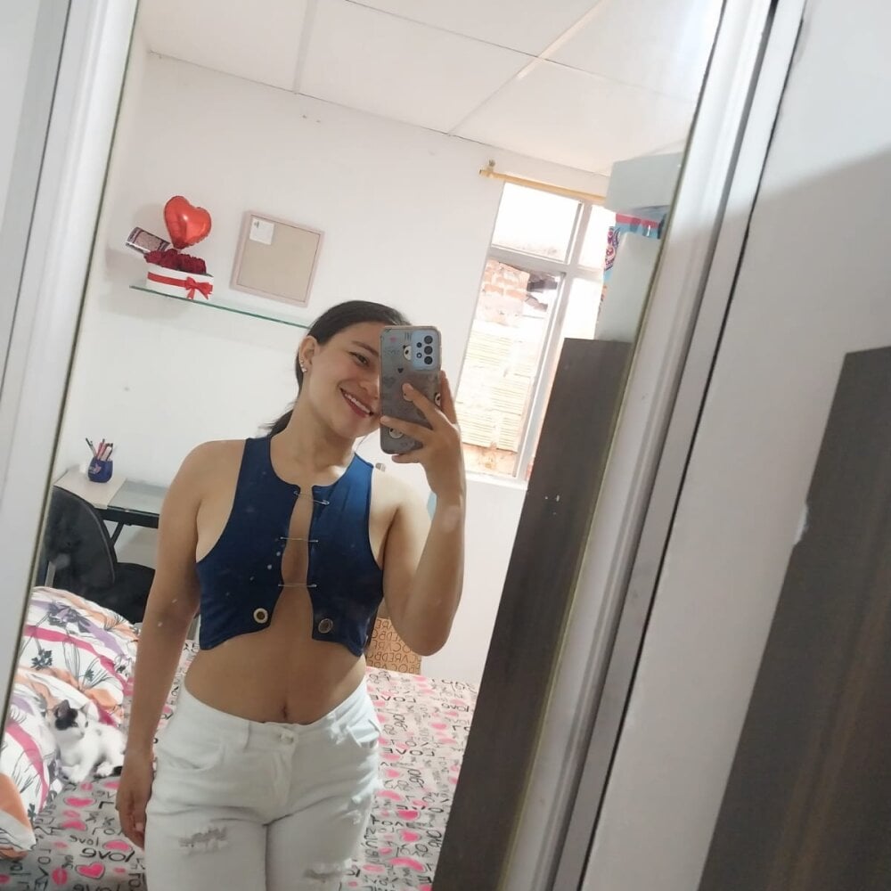 EmmaRose___ Chatroom