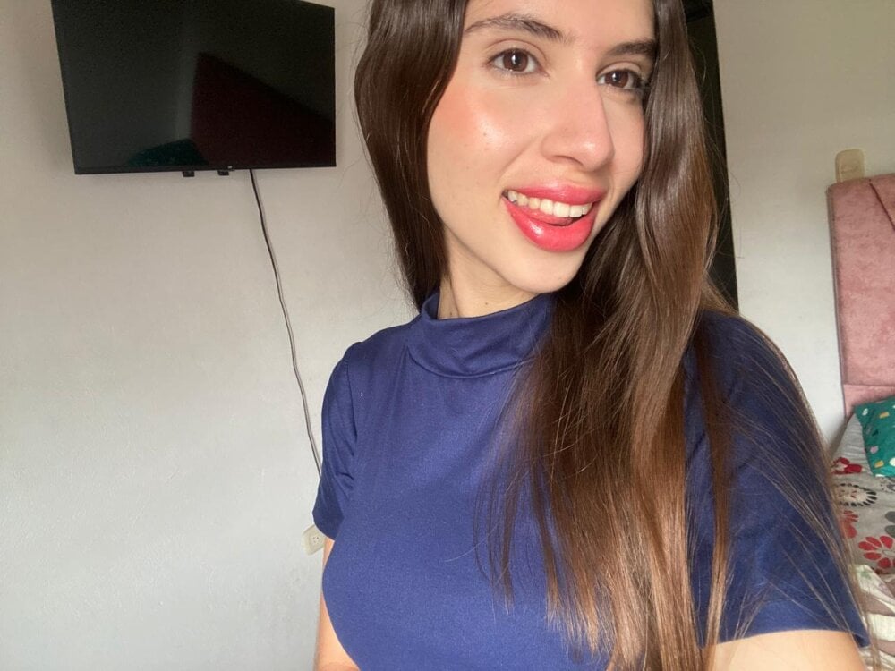 Emma_Petiite Chatroom