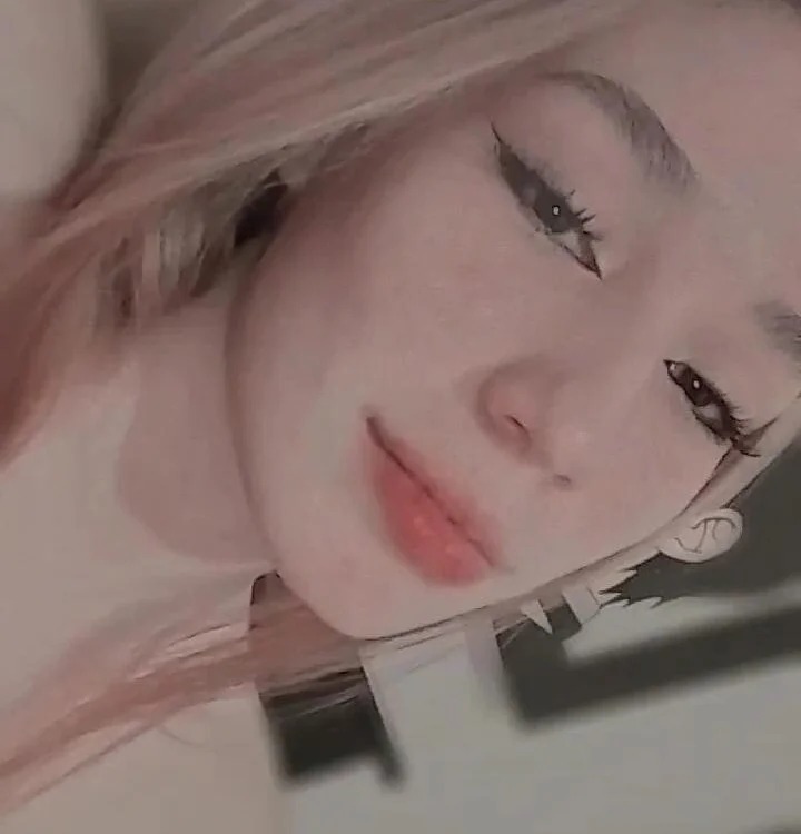 Emma_caarter_ Chatroom