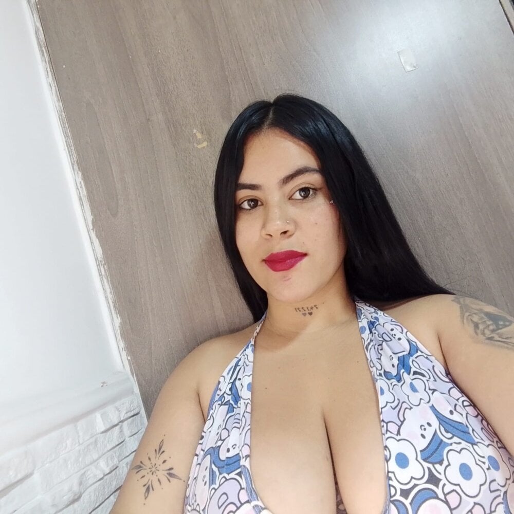 Emma_cartter1 Webcam Profile Picture Emma_cartter1 Chatroom