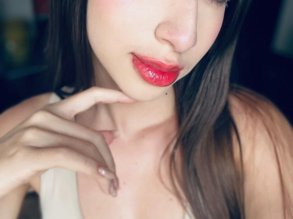 Emma_pettitee Chatroom