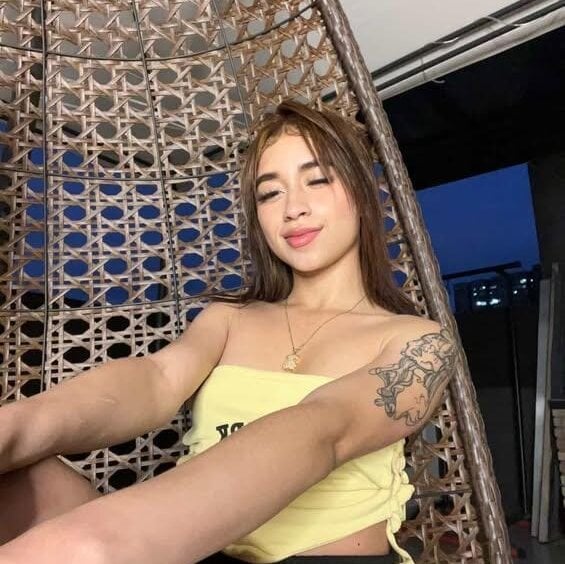 Emma_pink18 Chatroom